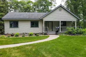 Camp Lake Cabin: Lakefront & Pet Friendly! - Innenbereich