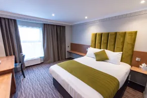 Hogs Back Hotel & Spa Nr Farnham - Room