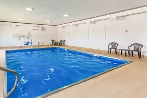 Quality Inn & Suites Ferdinand - Pool