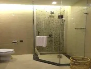 Ramada Huize - Badezimmer
