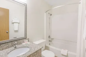Super 8 by Wyndham Grants Pass - Salle de bain