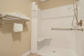 Days Inn by Wyndham Laramie - Salle de bain
