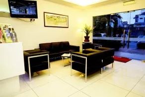 Alami Garden Hotel - Coin salon dans le hall