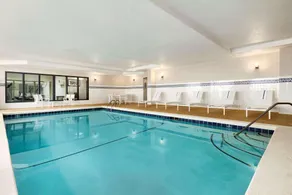 Country Inn & Suites by Radisson, Dalton, GA - Piscine