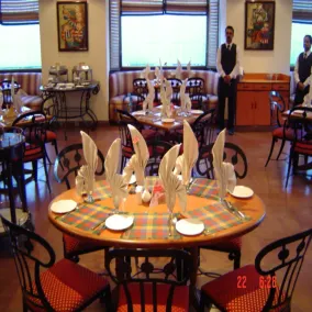 La Place Sarovar Portico - Restaurant