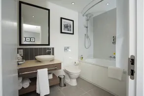 Staybridge Suites Birmingham by IHG - Bathroom