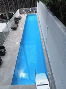 Newcastle Central Plaza Apartment Hotel Official - Piscina