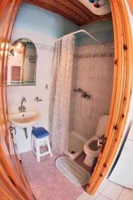 Glaros Guesthouse - Bathroom