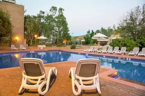 DoubleTree by Hilton Alice Springs - Pool