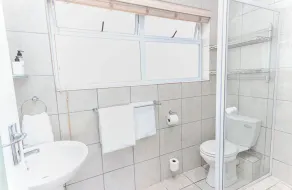 Mouille Point Apartments - Baño