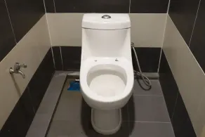 Hornbill Hostel - Bathroom