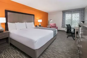 La Quinta by Wyndham Fredericksburg - Room