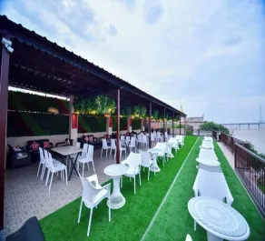 Hotel Aviral Ganga - Restaurant
