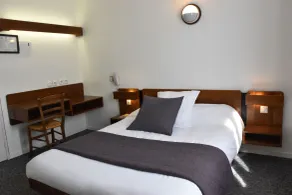 Logis Hôtel LE DAHU - Værelse