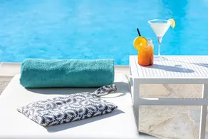 Akrotiri Hotel - Piscine