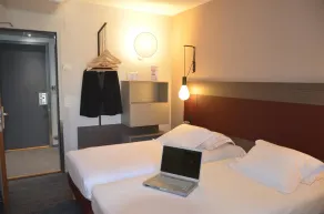 Kyriad Metz Centre - Restaurant Moze - Room