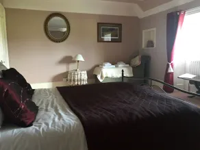 Newburgh House Bed & Breakfast - Room