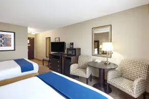 Holiday Inn Express & Suites Madison-Verona by IHG - Værelse