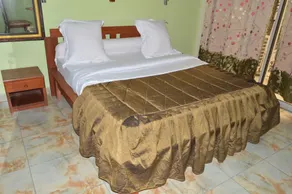 Hotel - Y - Room