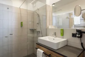 JUFA Hotel Werfenweng - Badezimmer