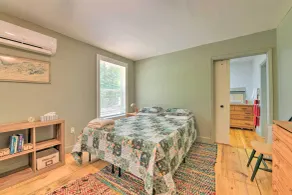 Bright Converted Schoolhouse in Chesterfield! - Interiör