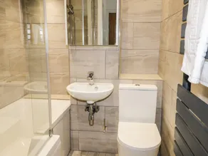 Lavender Cottage - Bathroom