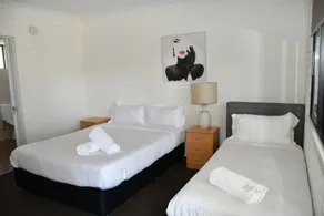 Lakeside Inn Wollongong - Room