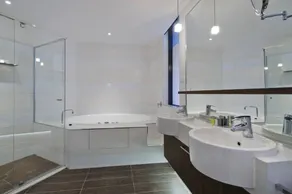 Quality Hotel Taylors Lakes - Bathroom