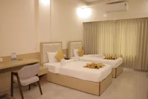 Hotel Rangoli - 10 min from Palsana chowk - Chambre