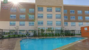 Holiday Inn Express & Suites Tulsa Midtown by IHG - Piscina