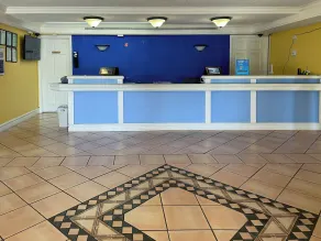 Motel 6 Huntsville AL University Dr. - Lobby
