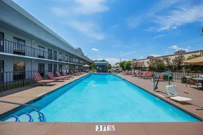Quality Inn & Suites Greenville - Haywood Mall - Pool