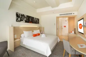 HARRIS Suites fx Sudirman - Room