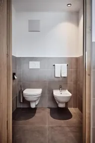 byHaller Suites & AO Restaurant - Badezimmer