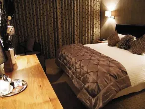 Supreme Inn Boston - Room