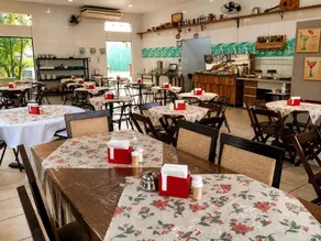 Emburi Hotel - Restaurant