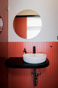 The Dot | 24/7 Checkin - Bathroom