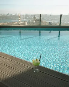 The Marmara Pera - Piscine