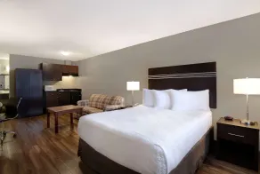 Days Inn by Wyndham Vernon - Chambre