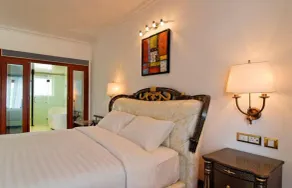 White Pearl Suites - Room