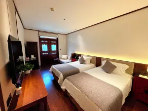 Jingshan Garden Courtyard Hotel Beijing Forbidden City Newly renovated Fluent English speaking - Room