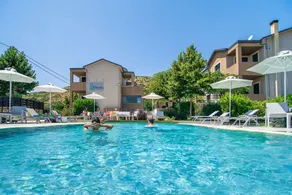 Ellopia Point Hotel - Basseng