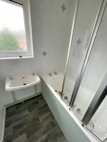 Stunning 3 bedrooms house with Garden and Free Parking - Salle de bain