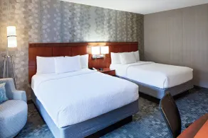 Courtyard Cincinnati Blue Ash - Room