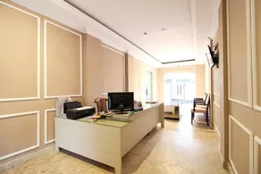 RedDoorz near Stadion Manahan Solo - Reception