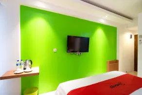 RedDoorz Apartment at Bogor Valley - Zimmer