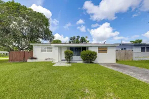 Private Retreat with Yard Near Hard Rock Stadium - Interiör