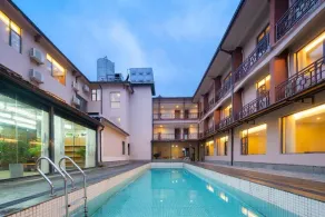 Zhangjiajie Tianchong Yunhai Courtyard Hotel-At the East gate of Zhangjiajie National Forest Park English Butler, Free Luggage Storage, Tour Plan -reserve tickets for various scenic spots-Self-Service Laundry - Piscina