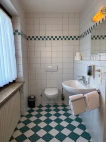 Hotel-Restaurant Dechbettener Hof - Bathroom