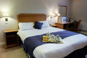 The Cathedral Hotel - Chambre